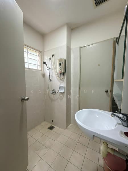 2-storey Terraced House for Sale in Rawang (Selangor) - Katherine Leong - Bathroom - PropertyGuru.com.my