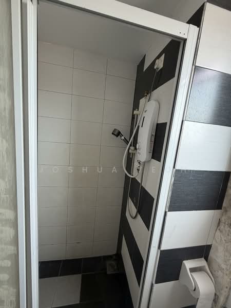 Soho for Sale in Taman Bukit Jambul (Bukit Jambul) - Joshua Yeoh - Bathroom - PropertyGuru.com.my