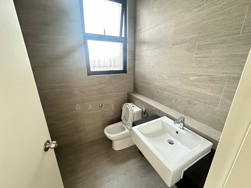 2-storey Terraced House for Sale in Bandar Gamuda Gardens (Rawang) - David Lee - Bathroom - PropertyGuru.com.my