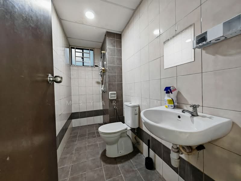 Condominium for Rent at Indah Alam (Subang Andaman) - Amsyar Jamil - Bathroom - PropertyGuru.com.my