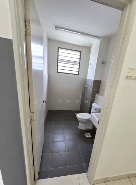 Camellia Residence untuk Untuk Disewa - RM 1,150 /bulan, Mac 2026 - Bathroom - PropertyGuru.com.my