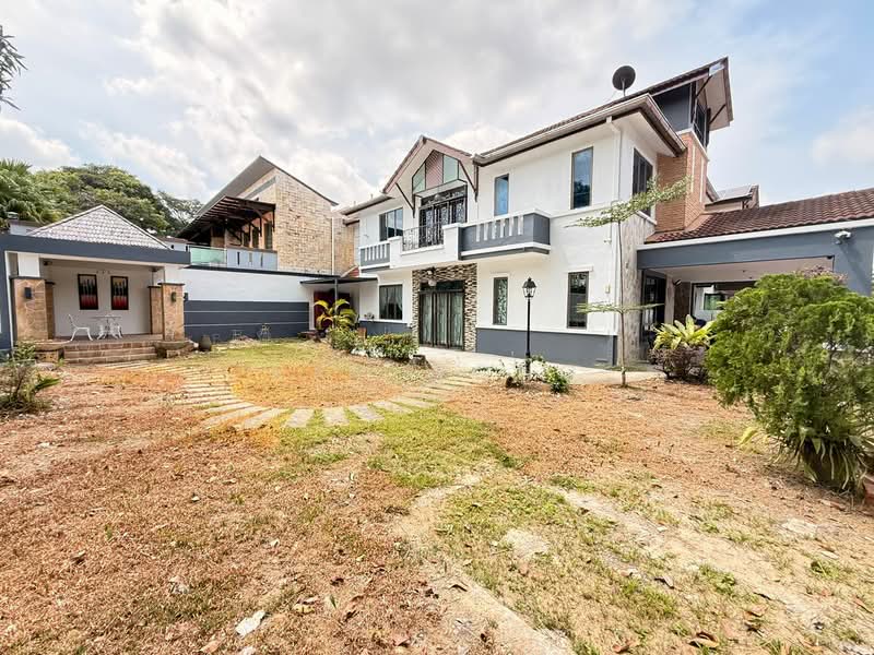 Link Bungalow for Rent in Taman Mount Austin (Tebrau) - Ray Wong - Exterior - PropertyGuru.com.my