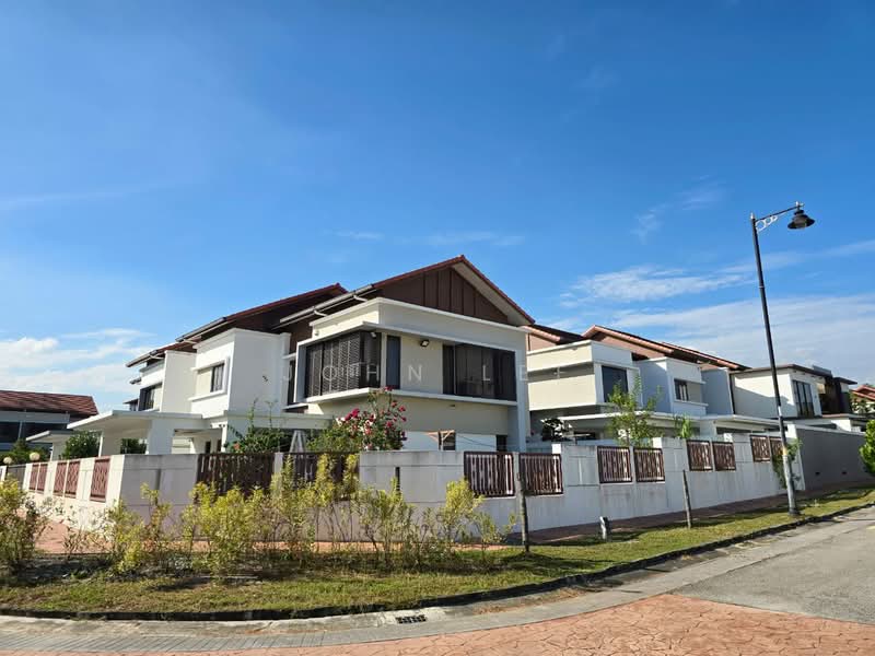 Rumah Berkembar untuk Dijual di Bandar Kinrara Seksyen 8 (Bandar Kinrara) - John Lee - Exterior - PropertyGuru.com.my