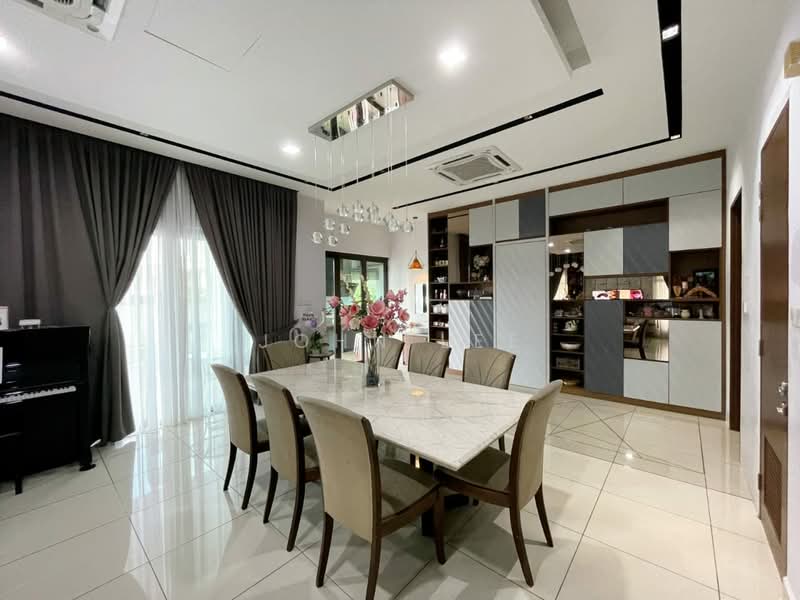 Rumah Berkembar untuk Dijual di Bandar Kinrara Seksyen 8 (Bandar Kinrara) - John Lee - Dining Room - PropertyGuru.com.my