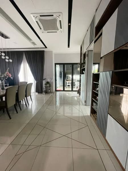 Rumah Berkembar untuk Dijual di Bandar Kinrara Seksyen 8 (Bandar Kinrara) - John Lee - Dining Room - PropertyGuru.com.my