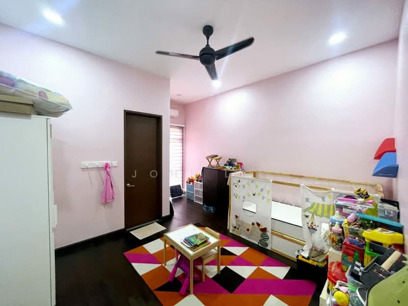 Rumah Berkembar untuk Dijual di Bandar Kinrara Seksyen 8 (Bandar Kinrara) - John Lee - Bedroom - PropertyGuru.com.my