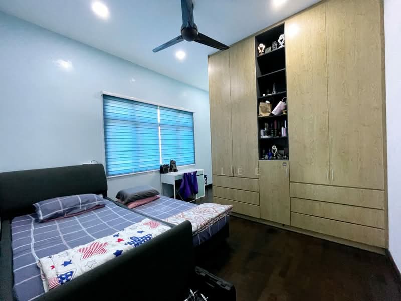 Rumah Berkembar untuk Dijual di Bandar Kinrara Seksyen 8 (Bandar Kinrara) - John Lee - Bedroom - PropertyGuru.com.my