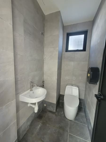 Factory for Rent in Kapar (Selangor) - Louise Ooi - Bathroom - PropertyGuru.com.my