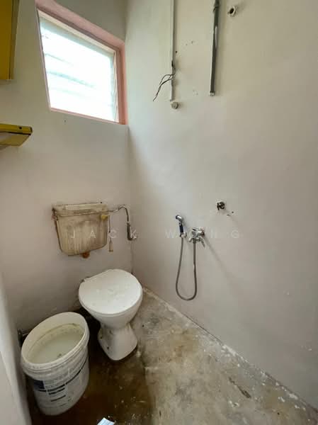Flat for Sale at Pangsapuri Jentayu @ Kangkar Pulai - Jack Wong - Bathroom - PropertyGuru.com.my