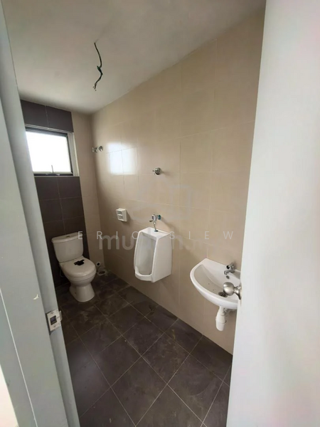 Shop for Sale in Saujana Utama (Selangor) - ERIC SIEW - Bathroom - PropertyGuru.com.my