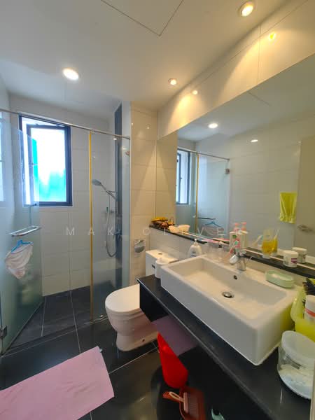 Condominium for Sale at KM1 West - Mak Oliver - Bathroom - PropertyGuru.com.my
