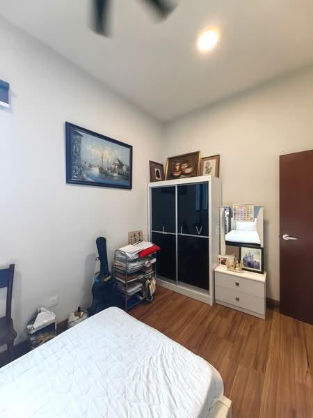 Condominium for Sale at KM1 West - Mak Oliver - Bedroom - PropertyGuru.com.my