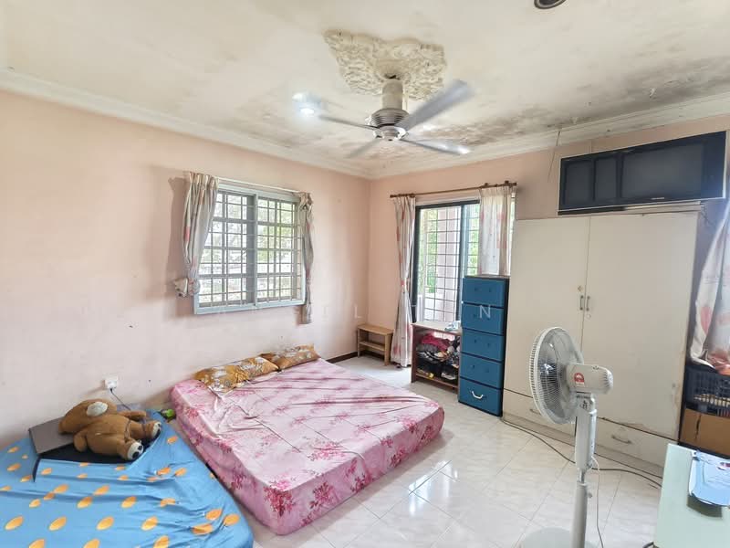 2-storey Terraced House for Sale in Taman Sungai Besi Indah (Seri Kembangan) - Angel Tan - Bedroom - PropertyGuru.com.my