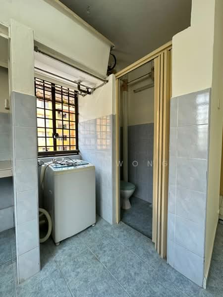 Flat for Sale at Pangsapuri Jentayu @ Kangkar Pulai - Jack Wong - Bathroom - PropertyGuru.com.my
