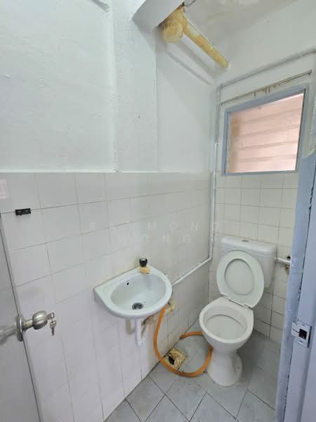 Rumah Flat untuk Dijual di Bandar Damai Perdana (Low Cost) - Raymond Wong - Bathroom - PropertyGuru.com.my