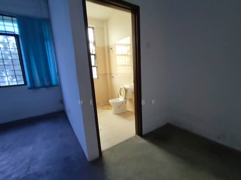 Shop for Rent in Ujong Pasir (Melaka) - Helen BF - Bathroom - PropertyGuru.com.my