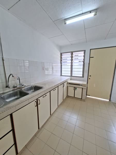 1.5-storey Terraced House for Sale in Usj 2 (Subang Jaya) - Low Siew Bee - Kitchen - PropertyGuru.com.my