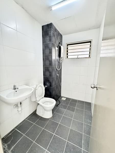 Ameera Residence untuk Untuk Dijual - RM 340,000, Mac 2026 - Bathroom - PropertyGuru.com.my