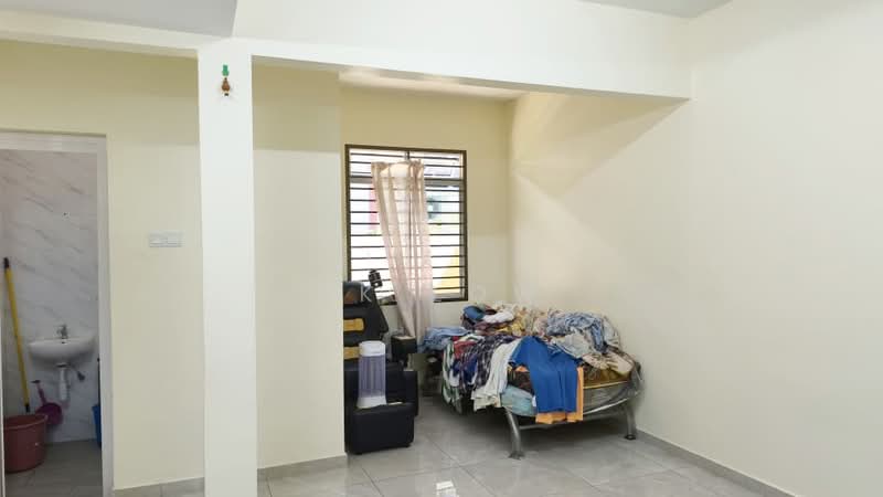 Semi-Detached House for Sale in Tampoi (Johor) - KK Low - Bedroom - PropertyGuru.com.my