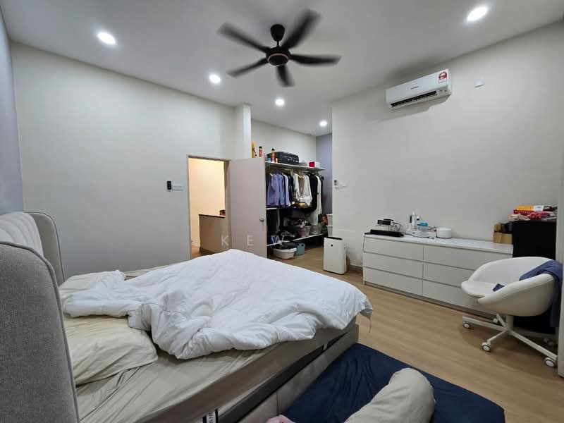 2-storey Terraced House for Sale in Palm Walk (Bandar Sungai Long) - Kew . - Bedroom - PropertyGuru.com.my