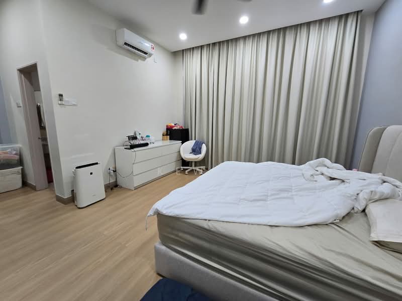 2-storey Terraced House for Sale in Palm Walk (Bandar Sungai Long) - Kew . - Bedroom - PropertyGuru.com.my