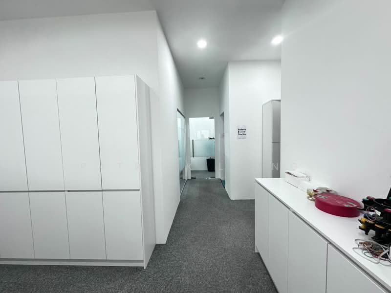 Shop / Office for Sale in Kuchai Lama (Kuala Lumpur) - Patrick Leong - Corridor - PropertyGuru.com.my