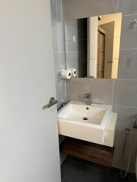 Servis Apartment untuk Disewa di Far East - Ryan Low - Bathroom - PropertyGuru.com.my