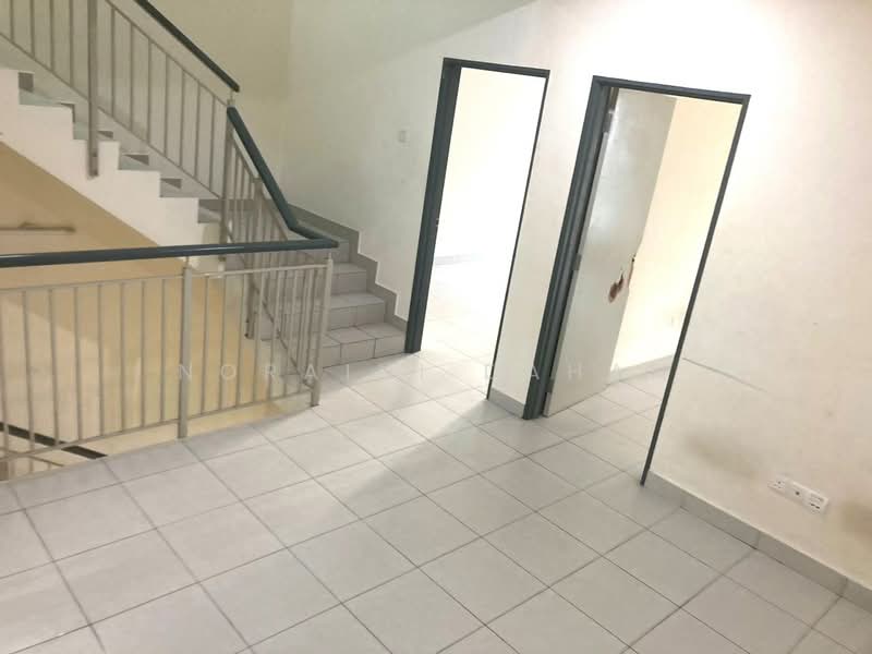 3-storey Terraced House for Sale in Taman Aman Permai (Bangi) - Noraini Dahan - Interior - PropertyGuru.com.my