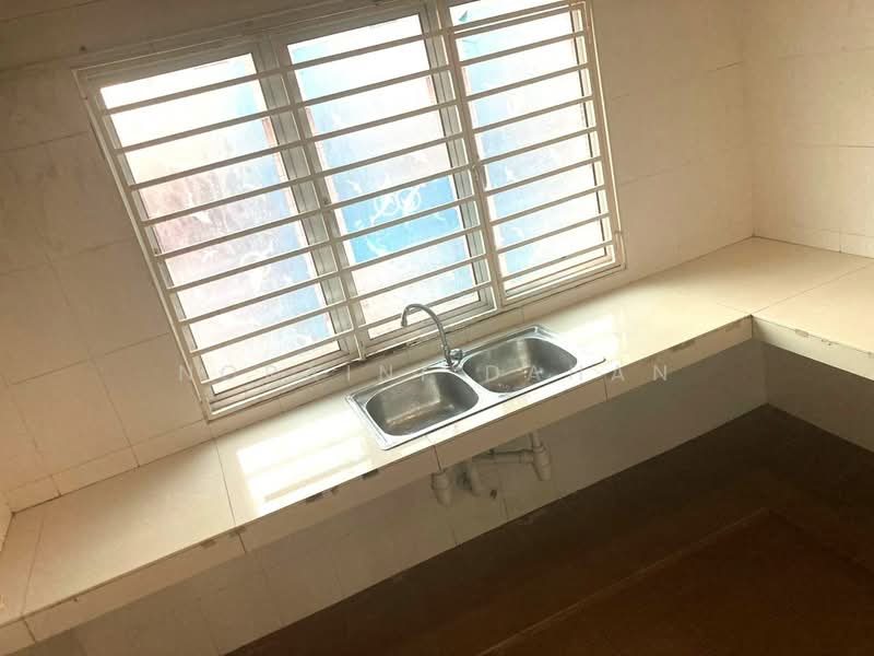 3-storey Terraced House for Sale in Taman Aman Permai (Bangi) - Noraini Dahan - Kitchen - PropertyGuru.com.my
