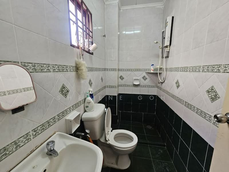 Rumah Teres 2 Tingkat untuk Dijual di Taman Puchong Prima (Puchong) - Sherene Goh - Bathroom - PropertyGuru.com.my