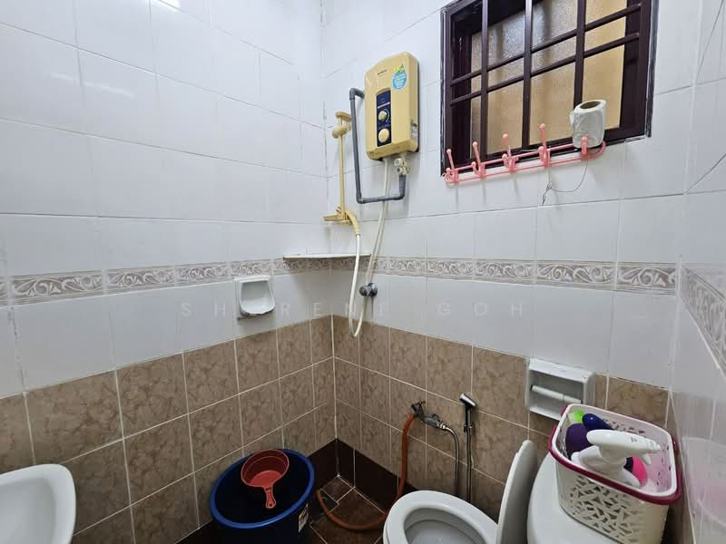 Rumah Teres 2 Tingkat untuk Dijual di Taman Puchong Prima (Puchong) - Sherene Goh - Bathroom - PropertyGuru.com.my