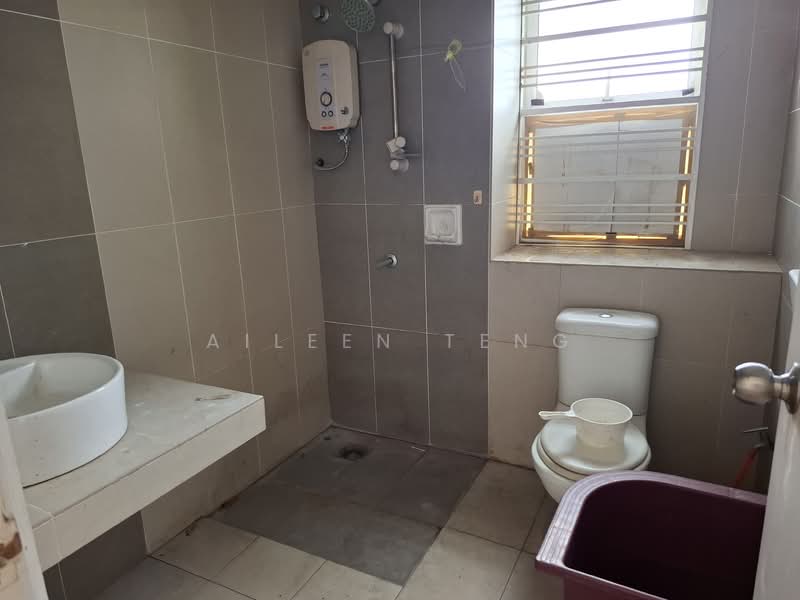 D'Impian Tropika untuk Untuk Dijual - RM 1,100,000, Mac 2026 - Bathroom - PropertyGuru.com.my