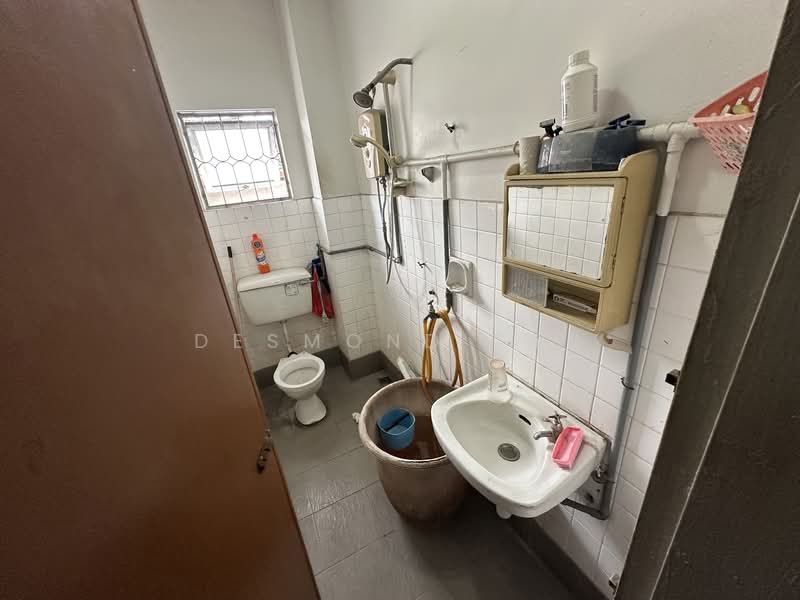 2-storey Terraced House for Sale in SS2 (Petaling Jaya) - Desmond Tan - Bathroom - PropertyGuru.com.my
