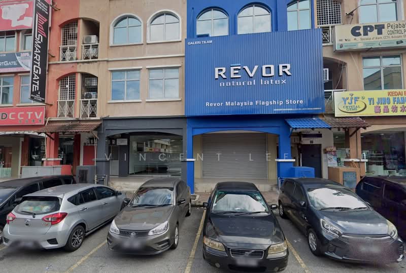 Shop for Rent in Bandar Puteri Puchong (Puchong) - Vincent Lee - Exterior - PropertyGuru.com.my