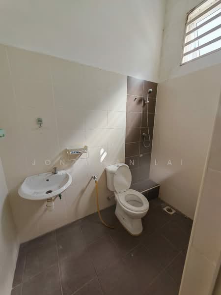 Taman Merbau Indah untuk Untuk Dijual - RM 650,000, Mac 2026 - Bathroom - PropertyGuru.com.my