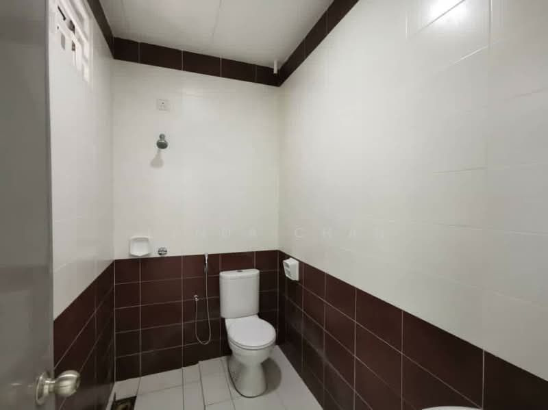 3-storey Terraced House for Sale in Taman Nyaman Indah (Balik Pulau) - Lynda Chan - Bathroom - PropertyGuru.com.my