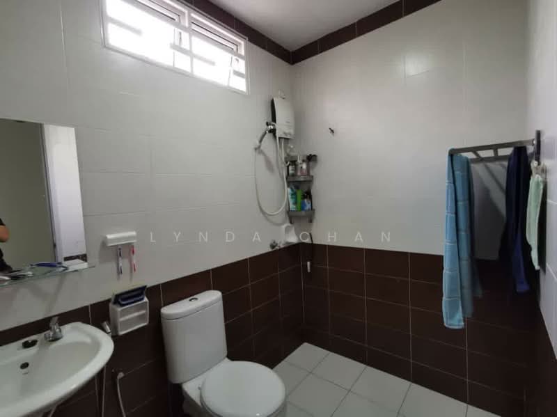 3-storey Terraced House for Sale in Taman Nyaman Indah (Balik Pulau) - Lynda Chan - Bathroom - PropertyGuru.com.my