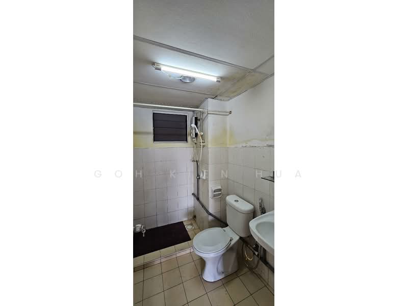 Apartment for Sale at Bayu Puteri - Goh Kien Hua - Bathroom - PropertyGuru.com.my