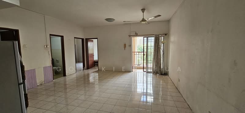 Apartment for Sale at Bayu Puteri - Goh Kien Hua - Living Room - PropertyGuru.com.my