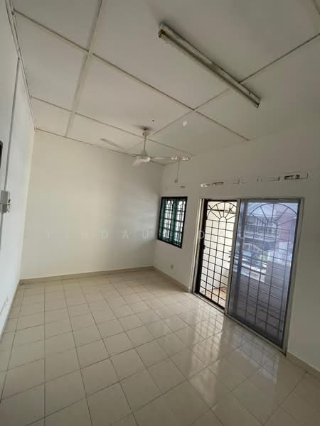 Taman Puchong Intan untuk Untuk Disewa - RM 1,800 /bulan, Mac 2026 - Living Room - PropertyGuru.com.my