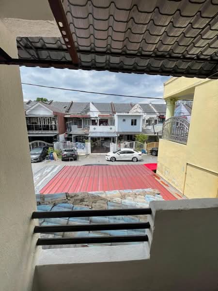 Taman Puchong Intan untuk Untuk Disewa - RM 1,800 /bulan, Mac 2026 - Exterior - PropertyGuru.com.my