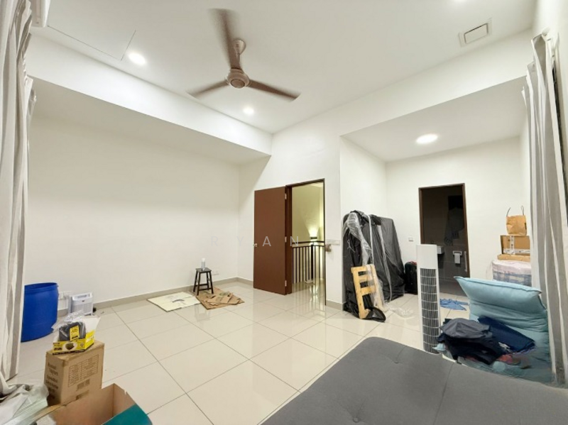 Setia Utama 2 untuk Untuk Dijual - RM 1,139,000, Mac 2026 - Living Room - PropertyGuru.com.my