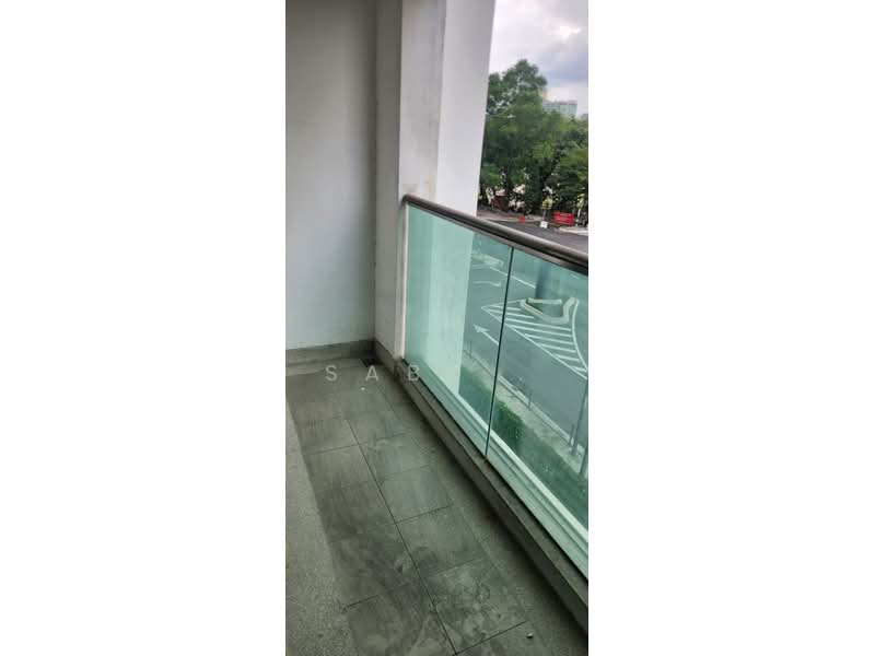 Servis Apartment untuk Disewa di Isola - Saby . - Balcony - PropertyGuru.com.my