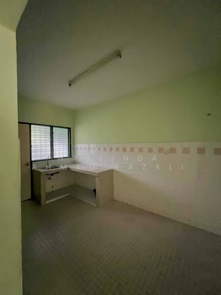 Taman Sri Indah Cheras untuk Untuk Disewa - RM 1,400 /bulan, Mac 2026 - Kitchen - PropertyGuru.com.my