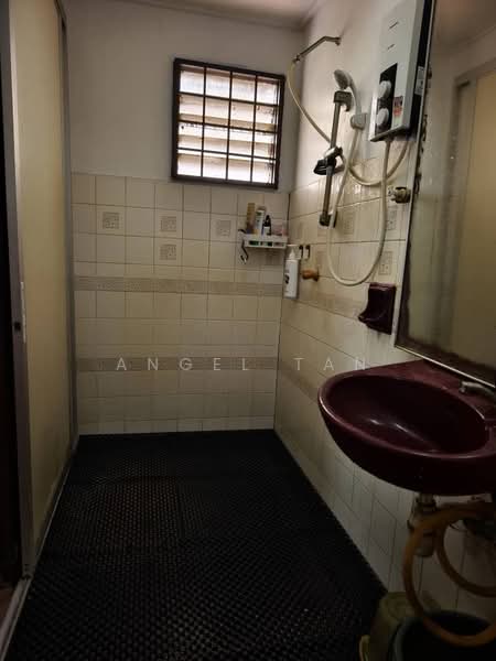 Taman Sri Aman untuk Untuk Dijual - RM 728,000, Mac 2026 - Bathroom - PropertyGuru.com.my