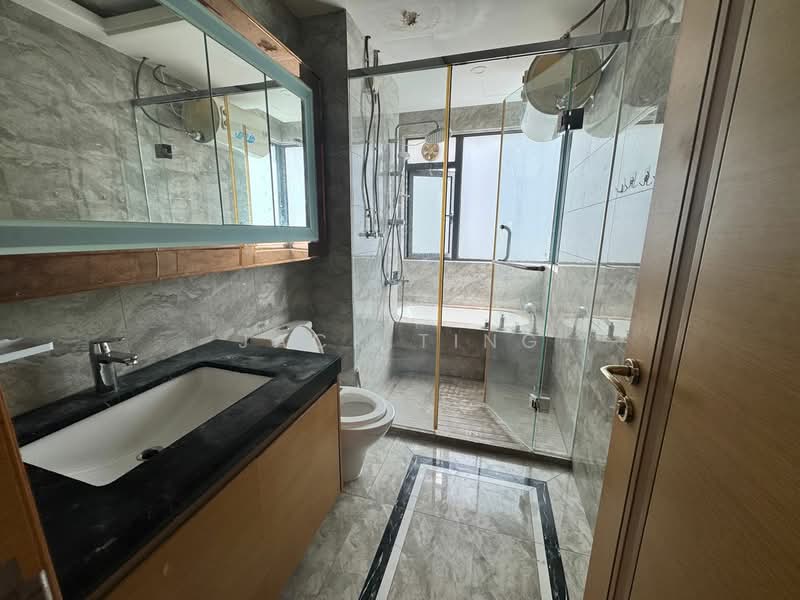 R&F Princess Cove Phase 1 untuk Untuk Disewa - RM 1,700 /bulan, Mac 2026 - Bathroom - PropertyGuru.com.my