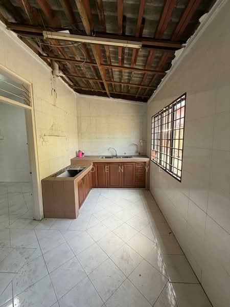 Taman Overseas Union (Taman Oug) untuk Untuk Dijual - RM 1,800,000, Mac 2026 - Kitchen - PropertyGuru.com.my