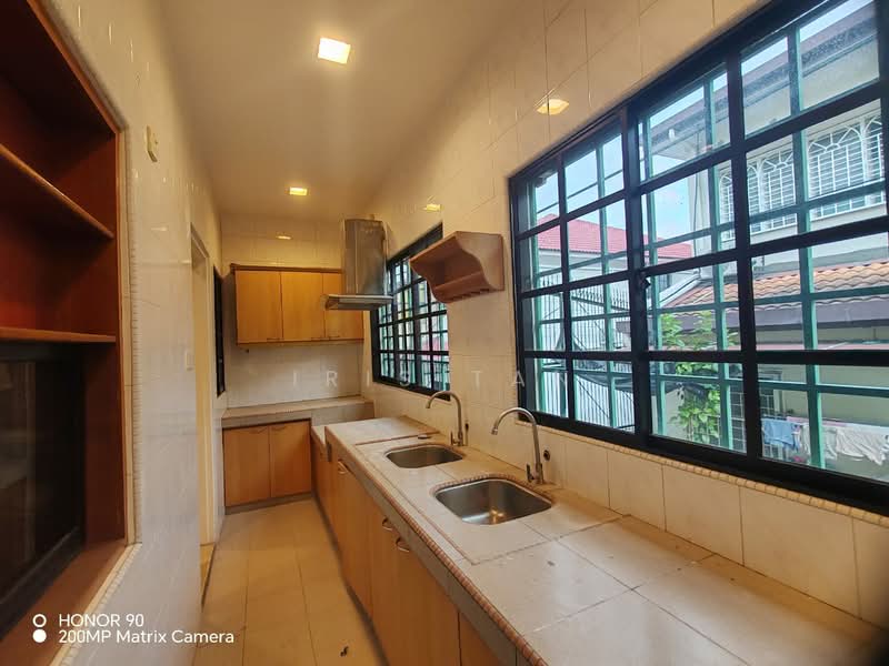 2-storey Terraced House for Rent in Pusat Bandar Puchong (Puchong) - Iris Tan - Kitchen - PropertyGuru.com.my