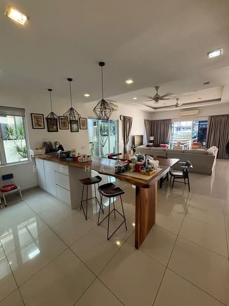 Semi-Detached House for Sale in Setia Alam (Selangor) - Bee Har Chew - Living Room - PropertyGuru.com.my