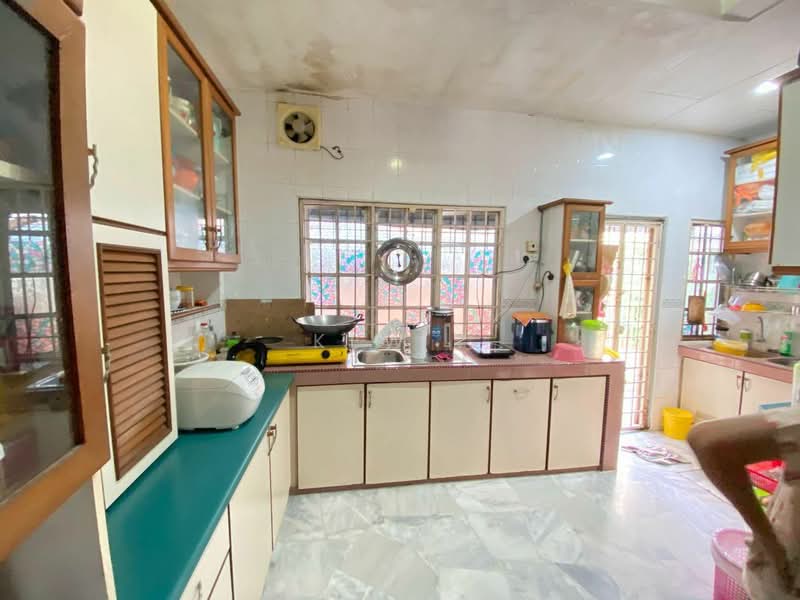 Terraced House for Sale in Batu 9 (Cheras) - Kew . - Kitchen - PropertyGuru.com.my
